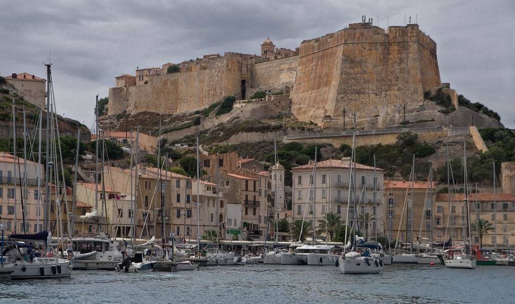Découvrir les paysages de la côte ouest de la Corse par la mer